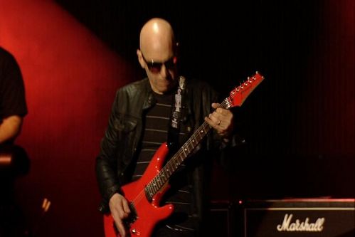 Joe Satriani: Satchurated - Live in Montreal (2012) DVD9+DVD5 Joe Satriani: Satchurated - Live in Montreal (2012) DVD9+DVD5
