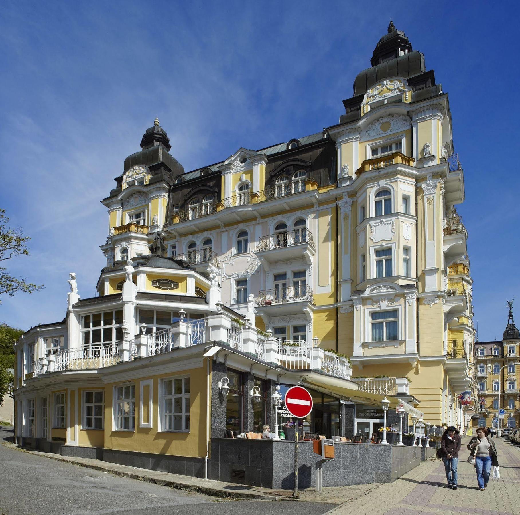 Orea-Spa-Hotel-Palace-Zvon-Marianske-Lazne-Exterior.jpg